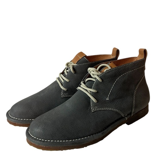 Gentle souls by Kenneth Cole Albert chukka boots Gray Leather mens size US 7.5M